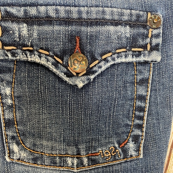 1921  Western Glove Cut Off Denim Shorts - Picture 9 of 12